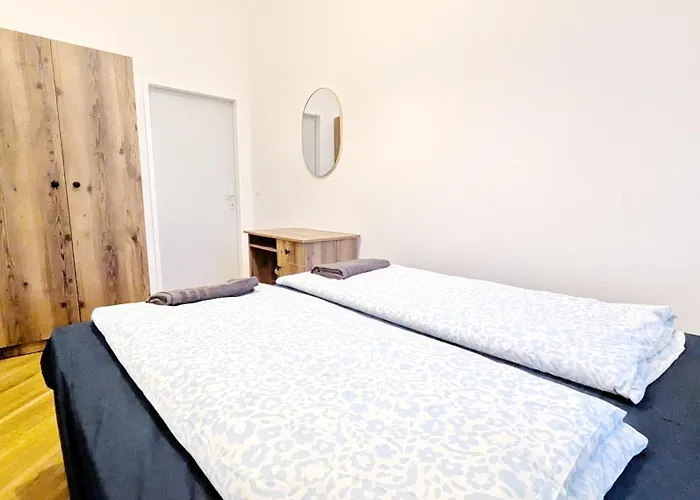 Spacious - 15 Min From Airport & Center, 5 Min From Main-bus Station Ez7