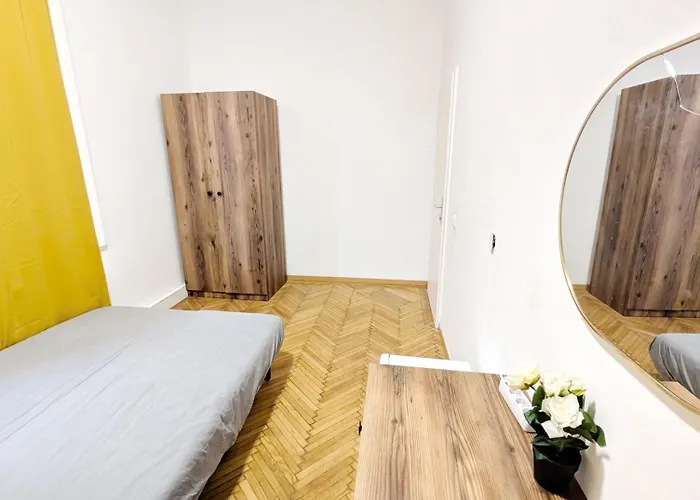 Spacious - 15 Min From Airport & Center, 5 Min From Main-bus Station Ez7 *